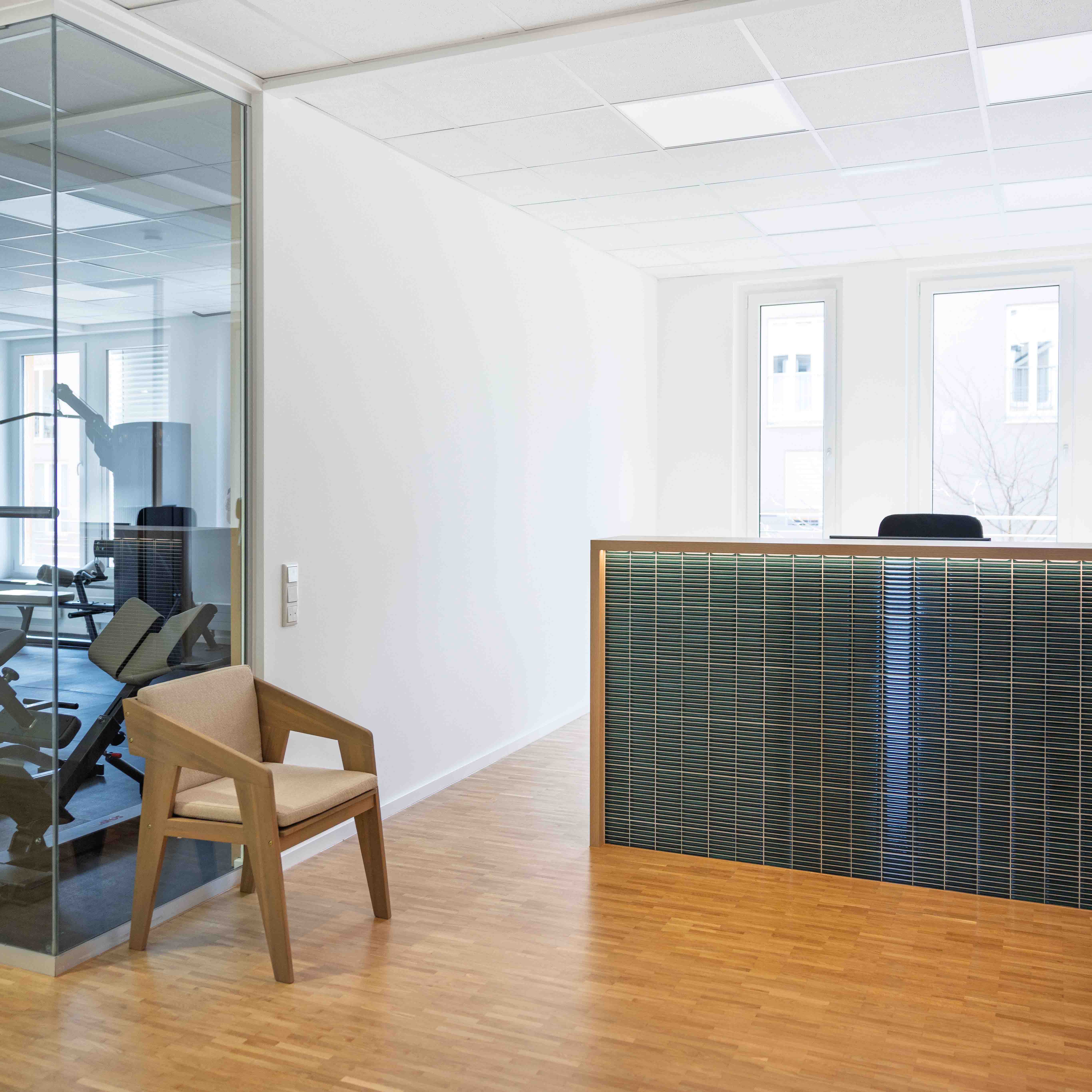 Moderner Behandlungsraum Physiotherapie München-Schwabing